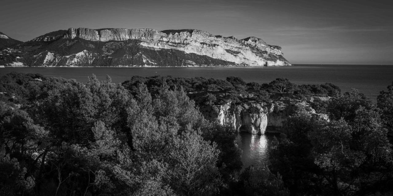 Le Vallat Vue Mer Cassis Terrasse Privative Spa Jacuzzi Barbecue Calanques Buitenkant foto