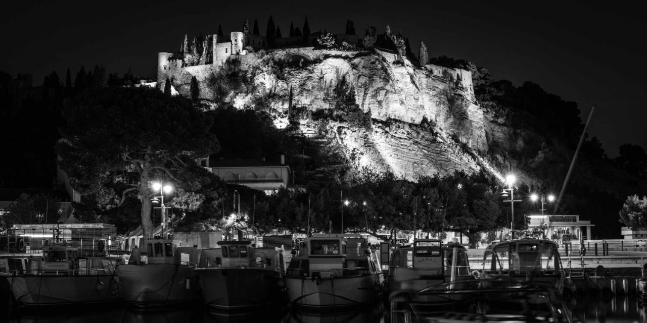 Le Vallat Vue Mer Cassis Terrasse Privative Spa Jacuzzi Barbecue Calanques Buitenkant foto